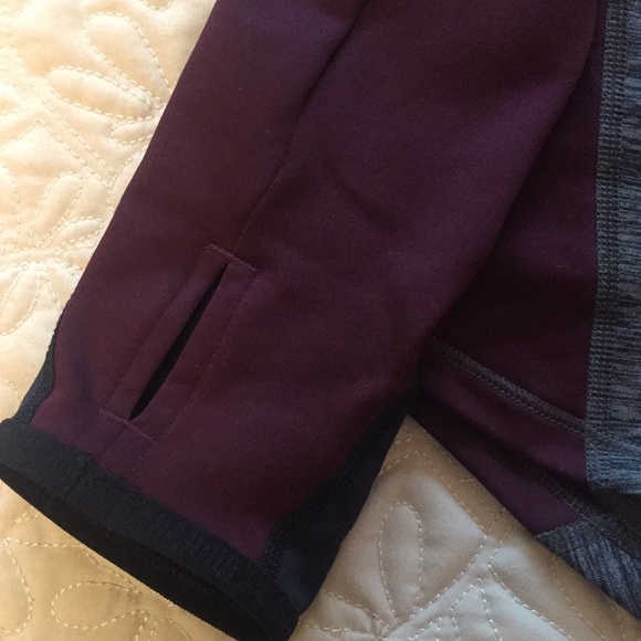 ▫️Under Armour Cold Gear Track Jacket - Picture 6 of 8